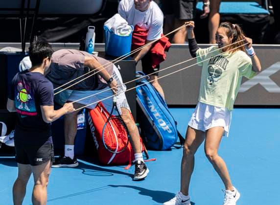(250110) -- MELBOURNE, Jan. 10, 2025 -- Zheng Qinwen of China attends a training session during the Australian Open tennis tournament in Melbourne, Australia, Jan. 10, 2025. (Photo by Xinhua) (SP)AUSTRALIA-MELBOURNE-TENNIS-AUSTRALIAN OPEN-TRAINING ChuxChen 