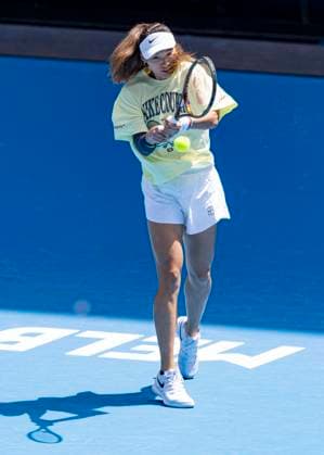 (250110) -- MELBOURNE, Jan. 10, 2025 -- Zheng Qinwen of China attends a training session during the Australian Open tennis tournament in Melbourne, Australia, Jan. 10, 2025. (Photo by Xinhua) (SP)AUSTRALIA-MELBOURNE-TENNIS-AUSTRALIAN OPEN-TRAINING ChuxChen 