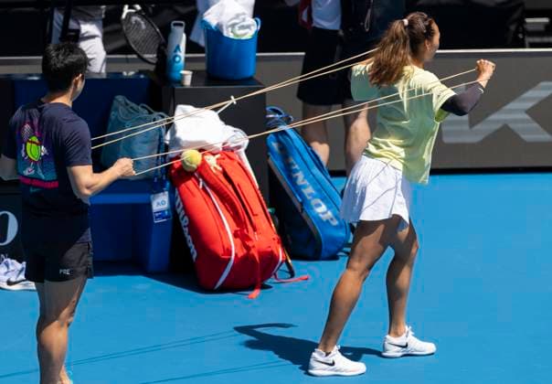 (250110) -- MELBOURNE, Jan. 10, 2025 -- Zheng Qinwen of China attends a training session during the Australian Open tennis tournament in Melbourne, Australia, Jan. 10, 2025. (Photo by Xinhua) (SP)AUSTRALIA-MELBOURNE-TENNIS-AUSTRALIAN OPEN-TRAINING ChuxChen 