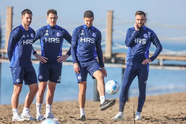 10 01 2025, Football, Season 2024 2025, 2 Liga, Training camp FC Schalke 04 in Belek Turkey, f l Michael Langer FC Schalke 04 , Justin Heekeren FC Schalke 04 , Marcin Kaminski FC Schalke 04 , Kenan Karaman FC Schalke 04 Belek Turkey xRHR PHOTO TRx Copyright: RHR-FOTOx RHR-FOTO TR