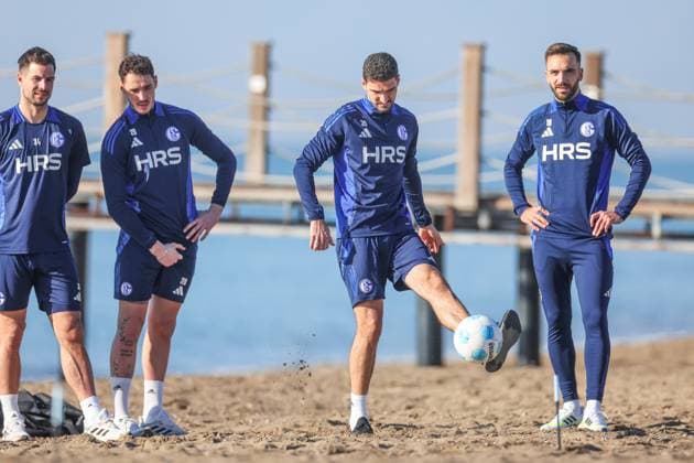 10 01 2025, Football, Season 2024 2025, 2 Liga, Training camp FC Schalke 04 in Belek Turkey, f l Michael Langer FC Schalke 04 , Justin Heekeren FC Schalke 04 , Marcin Kaminski FC Schalke 04 , Kenan Karaman FC Schalke 04 Belek Turkey xRHR PHOTO TRx Copyright: RHR-FOTOx RHR-FOTO TR