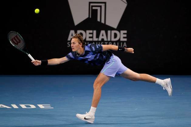 TENNIS ADELAIDE INTERNATIONAL, Sebastian Korda of the USA in his match against Miomir Kecmanovic of Serbia during the Adelaide International at Memorial Drive Tennis Club in Adelaide, Friday, January 10, 2025. ( NO ARCHIVING, EDITORIAL USE ONLY, NO USE IN BOOKS WITHOUT CONSENT ADELAIDE SOUTH AUSTRALIA AUSTRALIA  Copyright: xMATTxTURNERx 20250110168627158883