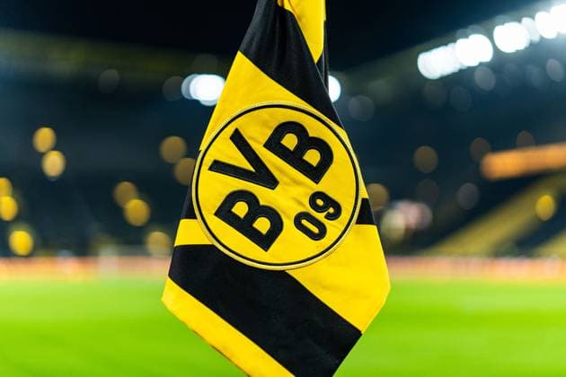 10 01 2025, Borussia Dortmund vs Bayern 04 Leverkusen, 1 Bundesliga, Matchday 16 Corner flag, BVB, Logo, Crest, Emblem, Borussia Dortmund, bvb Important note According to the regulations of the DFL German Football League and the DFB German Football Association, it is prohibited to use photographs taken in the stadium and or of the game in the form of sequential images and or video-like photo series Copyright: xBahhoxKarax