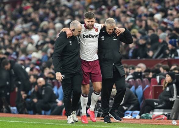 Bilder des Jahres 2025, Sport 01 Januar Sport Themen der Woche KW02 Sport Bilder des Tages Birmingham, England, 10th January 2025. Niclas Füllkrug of West Ham United leaves the pitch with an injury during the FA Cup match at Villa Park, Birmingham. Picture credit should read: Cody Froggatt Sportimage EDITORIAL USE ONLY. No use with unauthorised audio, video, data, fixture lists, club league logos or live services. Online in-match use limited to 120 images, no video emulation. No use in betting, games or single club league player publications. SPI_020_CF_ASTON_VILLA_V_WEST_HAM_SPI-3579_020 SPI-3579-0020