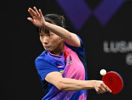 Bilder des Jahres 2025, Sport 01 Januar Sport Themen der Woche KW02 Sport Bilder des Tages WTT STAR CONTENDER DOHA 2025 Shi Xunyao of China competes against Kuai Man of China during a women s Table tennis, Tischtennis singles Quarterfinal match of WTT Star Contender Doha 2025 at Lusail Sports Arena in Doha, Qatar on January 10, 2025. DOHA Qatar Copyright: xNOUSHADx