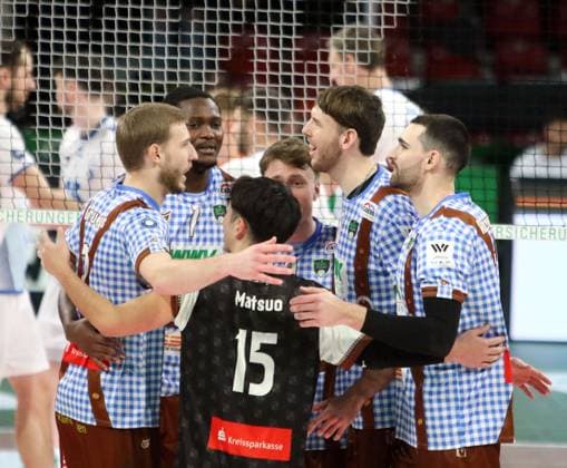 Herrschings joy at winning a point, He Volleyballl, Bundesliga 2024 25 WWK Volleys Herrsching vs VfB Friedrichshafen, 10 01 25, BMW Park Copyright: WolfgangxFehrmann