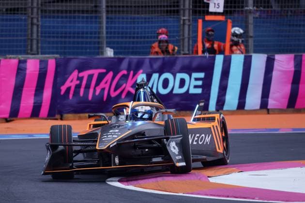 Sam Bird GBR McLaren, FIA Formula E World Championship Season 11, Mexico City E Prix, 10 01 2025, Mexico, 1 free practice session