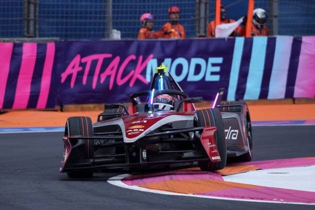 Nyck de Vries NED Mahindra, FIA Formula E World Championship Season 11, Mexico City E Prix, 10 01 2025, Mexico, 1 free practice session