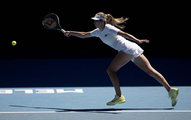 Katie Boulter of GB in action during practice Australian Open, Saturday Previews, Tennis, Melbourne Park, Melbourne, Australia - 11 Jan 2025  Copyright: xEllaxLing Shutterstockx 15095107x