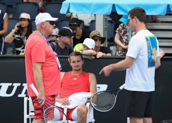 Alexander Zverev with brother Mischa and father Alexander, training,Australian Open 2024, Melbourne Park, Melbourne, Victoria, Australia Copyright: xJuergenxHasenkopfx