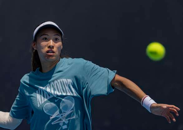 (250111) -- MELBOURNE, Jan. 11, 2025 -- Zheng Qinwen of China attends a training session during the Australian Open tennis tournament in Melbourne, Australia, Jan. 11, 2025. (Photo by Xinhua) (SP)AUSTRALIA-MELBOURNE-TENNIS-AUSTRALIAN OPEN-TRAINING ChuxChen 