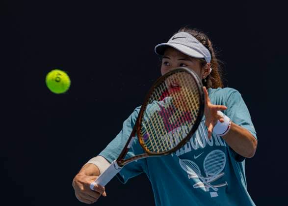 (250111) -- MELBOURNE, Jan. 11, 2025 -- Zheng Qinwen of China attends a training session during the Australian Open tennis tournament in Melbourne, Australia, Jan. 11, 2025. (Photo by Xinhua) (SP)AUSTRALIA-MELBOURNE-TENNIS-AUSTRALIAN OPEN-TRAINING ChuxChen 