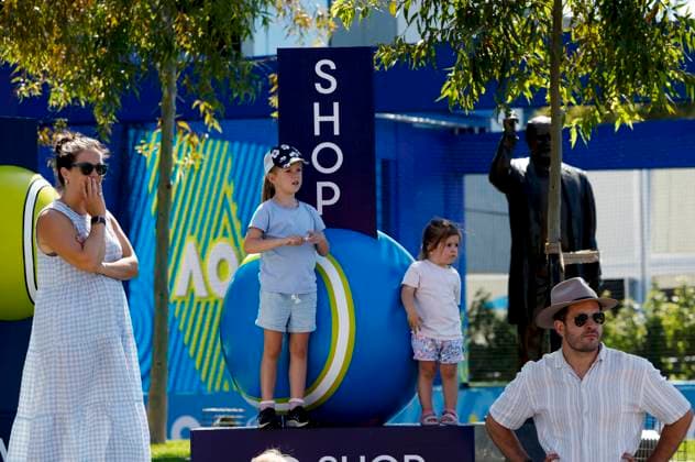 (250111) -- MELBOURNE, Jan. 11, 2025 -- People are seen at Melbourne Park in Melbourne, Australia, Jan. 11, 2025. The main draw of the 2025 Australian Open runs from Jan. 12 to 26. ) (SP)AUSTRALIA-MELBOURNE-AUSTRALIAN OPEN MaxPing 