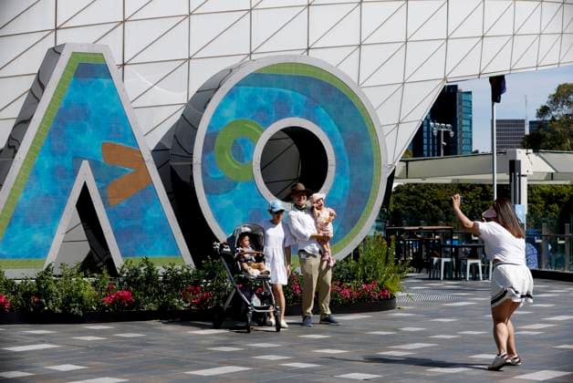(250111) -- MELBOURNE, Jan. 11, 2025 -- People take photos at Melbourne Park in Melbourne, Australia, Jan. 11, 2025. The main draw of the 2025 Australian Open runs from Jan. 12 to 26. ) (SP)AUSTRALIA-MELBOURNE-AUSTRALIAN OPEN MaxPing 