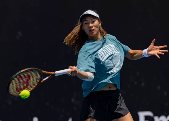 (250111) -- MELBOURNE, Jan. 11, 2025 -- Zheng Qinwen of China attends a training session during the Australian Open tennis tournament in Melbourne, Australia, Jan. 11, 2025. (Photo by Xinhua) (SP)AUSTRALIA-MELBOURNE-TENNIS-AUSTRALIAN OPEN-TRAINING ChuxChen 