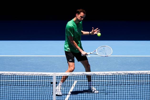 January 11, 2025: MELBOURNE, AUSTRALIA - JANUARY 11: Daniil Medvedev during practice ahead of the 2025 Australian Open at Melbourne Park on January 11, 2025 in Melbourne, Australia. - ZUMAp121 20250111_zsp_p121_008 Copyright: xChrisxPutnamx