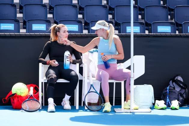January 11, 2025: MELBOURNE, AUSTRALIA - JANUARY 11: Anastasia Potapova and Yana Sizikova during practice ahead of the 2025 Australian Open at Melbourne Park on January 11, 2025 in Melbourne, Australia. - ZUMAp121 20250111_zsp_p121_033 Copyright: xChrisxPutnamx