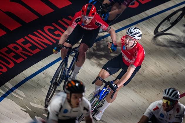 CONSONNI Simone, VIVIANI Eli Sixdays Bremen 2025 Team 6 STARK GEBÄUDEREINIGUNG CONSONNI Simone ITA Black VIVIANI Elia ITA Red Landscape horizontal Landscape Event Event Sixdays Bremen 2025 Category Category Cycling Track Cycling Sixdays Elite Men Location Location Europe Germany Bremen ÖVB Arena Discipline Madison Distance m Date Date 10 01 2025 Friday Day 1