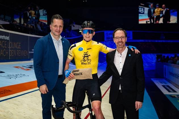 KRENEK Adam Sixdays Bremen 2025 Team 7 BREMEN BIKE IT KRENEK Adam CZE Black Award Ceremony Medal Ceremony Podium Landscape horizontal Landscape Event Event Sixdays Bremen 2025 Category Category Cycling Track Cycling Sixdays Elite Men Location Place Europe Germany Bremen ÖVB Arena Discipline Madison Distance m Date Date 10 01 2025 Friday Day 1