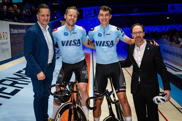 EEFTING Roy, ABMA Elmar Sixdays Bremen 2025 Team 2 VILSA ABMA Elmar NED Black EEFTING Roy NED Red Award Ceremony Medal Ceremony Podium Landscape horizontal Landscape Event Event Sixdays Bremen 2025 Category Category Cycling Track Cycling Sixdays Elite Men Location Location Europe Germany Bremen ÖVB Arena Discipline Madison Distance m Date Date 10 01 2025 Friday Day 1