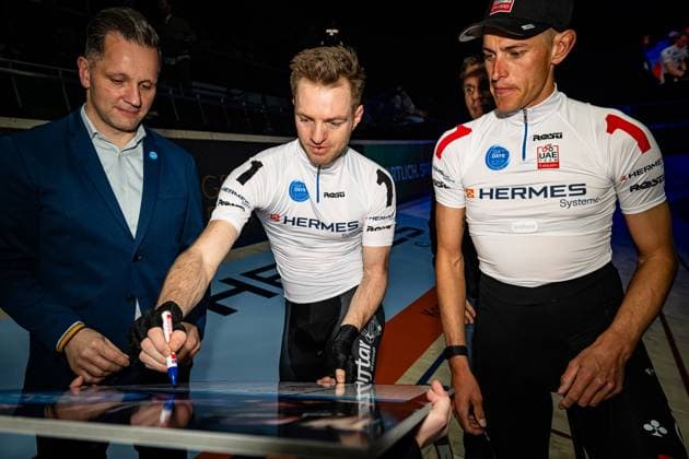 HAVIK Yoeri, POLITT Nils Sixdays Bremen 2025 Team 1 HERMES SYSTEME HAVIK Yoeri NED Black POLITT Nils GER Red Landscape horizontal Landscape Event Event Sixdays Bremen 2025 Category Category Cycling Track Cycling Sixdays Elite Men Location Location Europe Germany Bremen ÖVB Arena Discipline Madison Distance m Date Date 10 01 2025 Friday Day 1