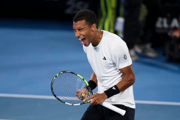 TENNIS ADELAIDE INTERNATIONAL, Felix Auger-Aliassime of Canada celebrates victory in the Men?s Final match against Sebastian Korda of the USA during the Adelaide International at Memorial Drive Tennis Club in Adelaide, Saturday, January 11, 2025. ( NO ARCHIVING, EDITORIAL USE ONLY, NO USE IN BOOKS WITHOUT CONSENT ADELAIDE SOUTH AUSTRALIA AUSTRALIA  Copyright: xMATTxTURNERx 20250111196172457798
