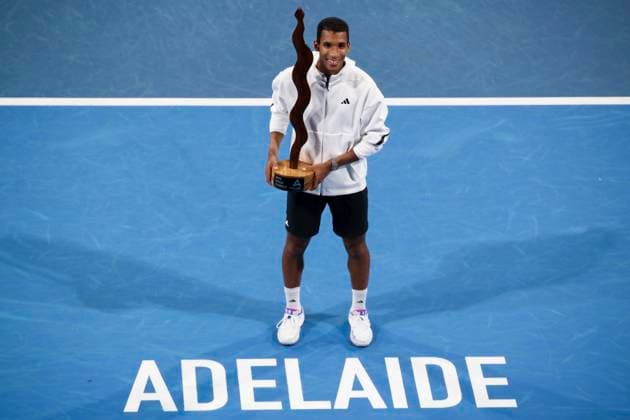 Bilder des Jahres 2025, Sport 01 Januar Sport Themen der Woche KW02 Sport Bilder des Tages TENNIS ADELAIDE INTERNATIONAL, Felix Auger-Aliassime of Canada celebrates victory in the Men?s Final match against Sebastian Korda of the USA during the Adelaide International at Memorial Drive Tennis Club in Adelaide, Saturday, January 11, 2025. ( NO ARCHIVING, EDITORIAL USE ONLY, NO USE IN BOOKS WITHOUT CONSENT ADELAIDE SOUTH AUSTRALIA AUSTRALIA  Copyright: xMATTxTURNERx 20250111163573595800
