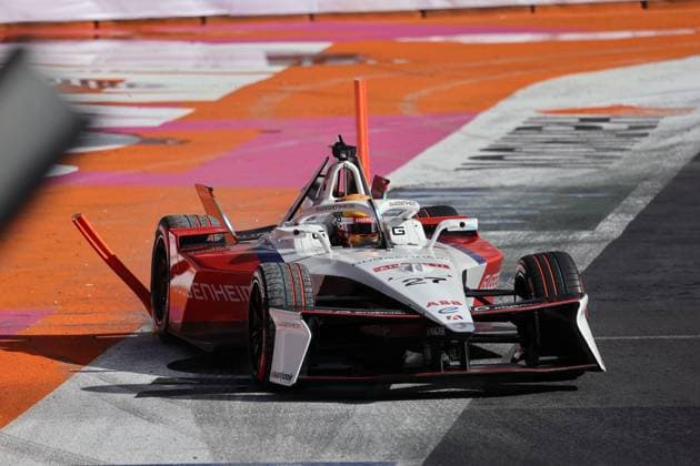 Jake Dennis GBR Andretti hits a bollard, FIA Formula E World Championship Season 11, Mexico City E Prix, 11 01 2025, Mexico