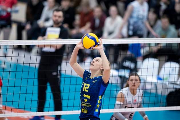 1 Volleyball Bundesliga Women Schwarz Weiss Erfurt vs SSC Palmberg Schwerin Erfurt 11 01 2025 Hannah Kohn 12 SSC Palmberg Schwerin 1 Volleyball Bundesliga Women Schwarz Weiss Erfurt vs SSC Palmberg Schwerin Riethsporthalle Erfurt 11 01 2025 Copyright: xBEAUTIFULxSPORTS Duehringx