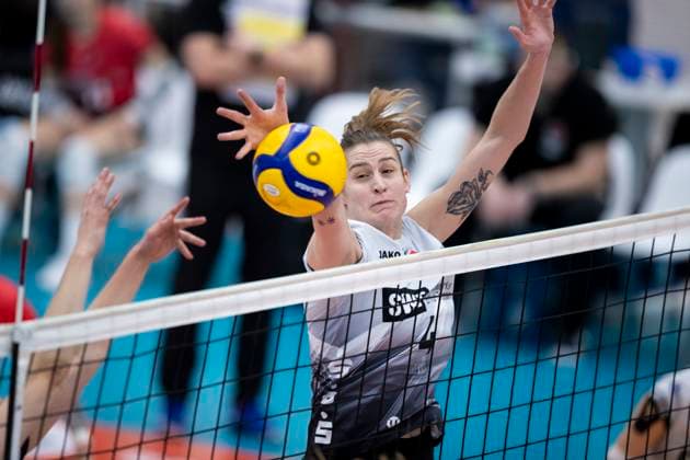 1 Volleyball Bundesliga Women Schwarz Weiss Erfurt vs SSC Palmberg Schwerin Erfurt 11 01 2025 Paige Reagor 4 Schwarz Weiss Erfurt 1 Volleyball Bundesliga Women Schwarz Weiss Erfurt vs SSC Palmberg Schwerin Riethsporthalle Erfurt 11 01 2025 Copyright: xBEAUTIFULxSPORTS Duehringx