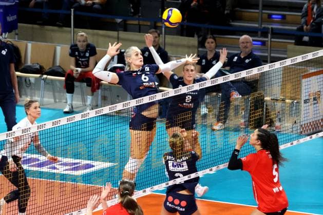 DEU, DVV, 2 VBL Women PRO, BBSC vs VfL Oythe, 11 01 2025, Max Schmeling Halle, Berlin, DEU, DVV, 2 VBL Women PRO, BBSC vs VfL Oythe, pictured b6 , Annalena Graetz BBSC Berlin 8 , Key, Jada VfL Oythe 5 Photo Juergen Engler nordphoto GmbH nordphotoxGmbHx xEngler nph00076