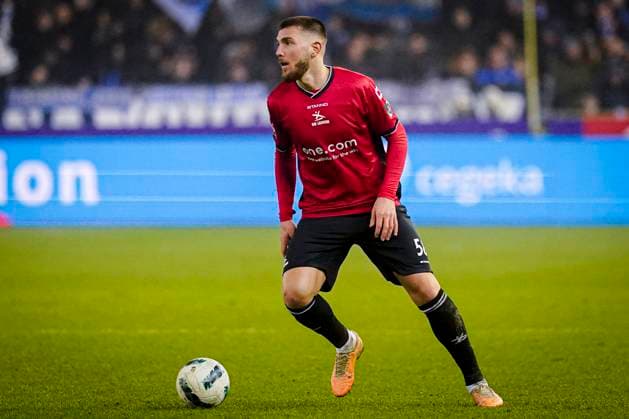 2025-01-11 KRC Genk v OH Leuven - Jupiler Pro League GENK, BELGIUM - JANUARY 11: Hasan Kurucay of OH Leuven runs with the ball during the Jupiler Pro League match between KRC Genk and OH Leuven at Cegeka Arena on January 11, 2025 in Genk, Belgium. Genk Cegeka Arena Belgium Content not available for redistribution in The Netherlands directly or indirectly through any third parties. Copyright: xJeroenxMeuwsenx