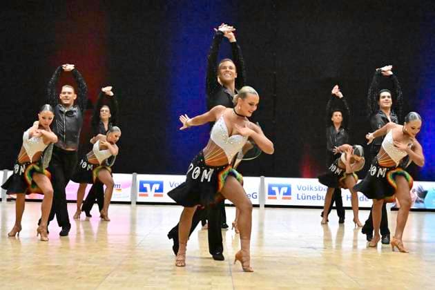 GER Dancing, 1 Bundesliga der Lateinformationen 11 01 2025, GER Dancing, 1 Bundesliga der Lateinformationen,, preliminary round, in the picture Gruen Gold Club Bremen A with the theme Freedom and Peace nordphotoxGmbH xWitke nph00002