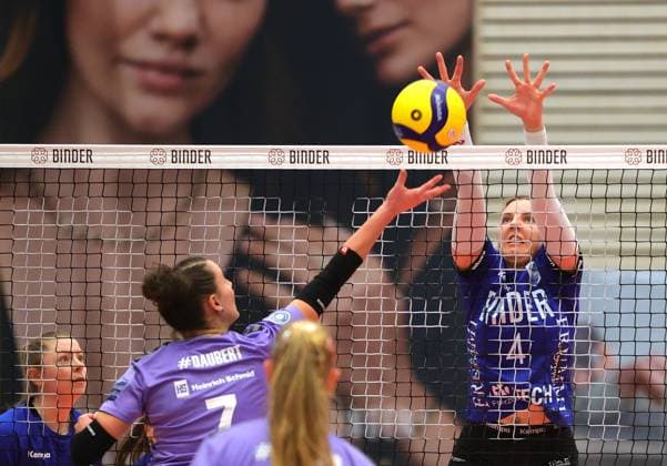 BAU 11 01 2025, Germany, Weissach, Volleyball 2 Bundesliga Women Pro, Binder Blaubären Flacht vs Allbau Volleys Essen, f l Lilli Daubert Essen , Marie Christin Werner Flacht