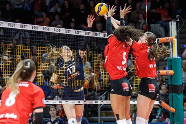 11 01 25, Berlin, Volleyball 2 Bundesliga, Women, Matchday 12, BBSC Berlin VFL Oythe at Max Schmelling Halle BBSC Berlin VFL Oythe