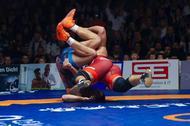Semifinal Wrestling Bundesliga ASV Schorndorf vs SV Wacker Burghausen 130kg freestyle Mohsen Siyar ASV Schorndorf in red vs Erik Thiele SV Wacker Burghausen in blue during the semifinal match of the German Team Championship between ASV Schorndorf and SV Wacker Burghausen in the Birtat Wrestling Bundesliga on 01 01 2025 in Schorndorf, Germany