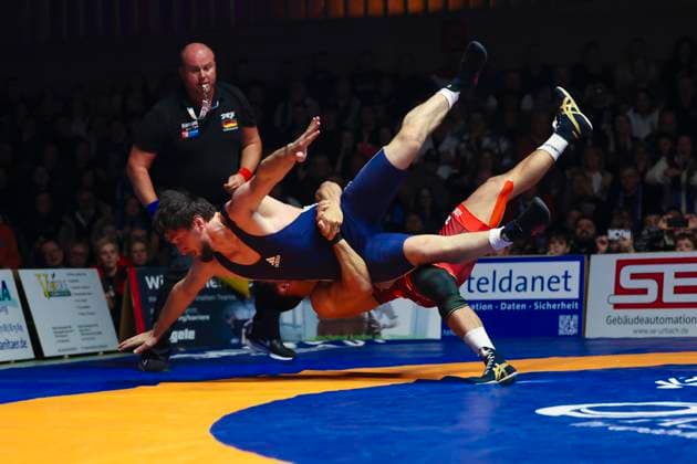 Semifinal Wrestling Bundesliga ASV Schorndorf vs SV Wacker Burghausen 80kg Greek Roman Ahmet Yilmaz ASV Schorndorf in red vs Idris Ibaev SV Wacker Burghausen in blue during the semifinal match of the German Team Championship between ASV Schorndorf and SV Wacker Burghausen in the Birtat Wrestling Bundesliga on 01 01 2025 in Schorndorf, Germany