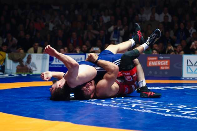 Semifinal Wrestling Bundesliga ASV Schorndorf vs SV Wacker Burghausen 80kg Greek Roman Ahmet Yilmaz ASV Schorndorf in red vs Idris Ibaev SV Wacker Burghausen in blue during the semifinal match of the German Team Championship between ASV Schorndorf and SV Wacker Burghausen in the Birtat Wrestling Bundesliga on 01 01 2025 in Schorndorf, Germany