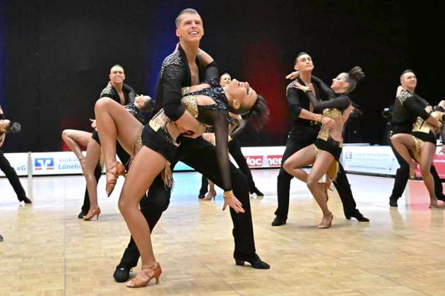 GER Dancing, 1 National League of Latin Formations 11 01 2025, GER Dancing, 1 National League of Latin Formations,, Final, in the picture Blau Weiss Buchholz A with the theme On the dancefloor nordphotoxGmbH xWitke nph00002