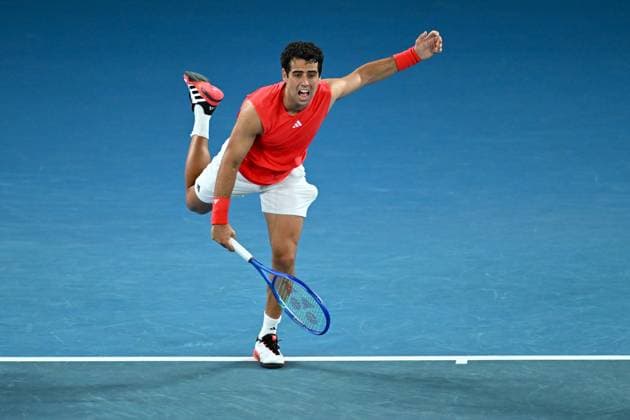 Sport Bilder des Tages TENNIS AUSTRALIAN OPEN DAY1, Jaume Munar of Spain serves during his Men?s Singles Round 1 match against Casper Ruud of Norway at the 2025 Australian Open at Melbourne Park in Melbourne, Sunday, January 12, 2025. ( NO ARCHIVING, EDITORIAL USE ONLY, NO USE IN BOOKS WITHOUT CONSENT MELBOURNE VICTORIA AUSTRALIA  Copyright: xLUKASxCOCHx 20250112187726934844
