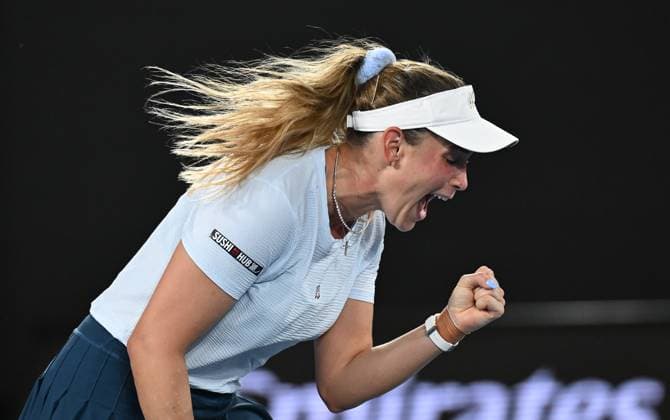 Sport Themen der Woche KW02 Sport Bilder des Tages TENNIS AUSTRALIAN OPEN, Donna Vekic of Croatia reacts during her round 1 match against Diane Parry of France during the 2025 Australian Open at Melbourne Park in Melbourne, Sunday, January 12, 2025. ( NO ARCHIVING, EDITORIAL USE ONLY, NO USE IN BOOKS WITHOUT CONSENT MELBOURNE VICTORIA AUSTRALIA  Copyright: xJAMESxROSSx 20250112120068677248