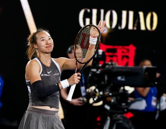 (250112) -- MELBOURNE, Jan. 12, 2025 -- Zheng Qinwen greets the spectators after the women s singles 1st round match between Zheng Qinwen of China and Anca Todoni of Romania at 2025 Australian Open tennis tournament in Melbourne, Australia, Jan. 12, 2025. ) (SP)AUSTRALIA-MELBOURNE-TENNIS-AUSTRALIAN OPEN-DAY 1 MaxPing 