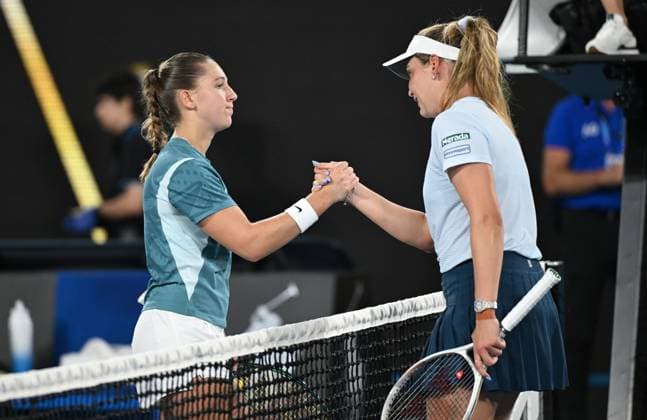 TENNIS AUSTRALIAN OPEN, Diane Parry of France (left) shakes hands with Donna Vekic of Croatia Parry?s round 1 loss during the 2025 Australian Open at Melbourne Park in Melbourne, Sunday, January 12, 2025. ( NO ARCHIVING, EDITORIAL USE ONLY, NO USE IN BOOKS WITHOUT CONSENT MELBOURNE VICTORIA AUSTRALIA  Copyright: xJAMESxROSSx 20250112125877735390