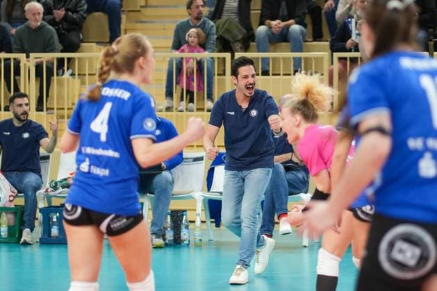 VOLLEYBALL 1 BL Womens VC Wiesbaden SC Potsdam 11 01 25, Jubilation over the unexpected victory against the guests from Potsdam,