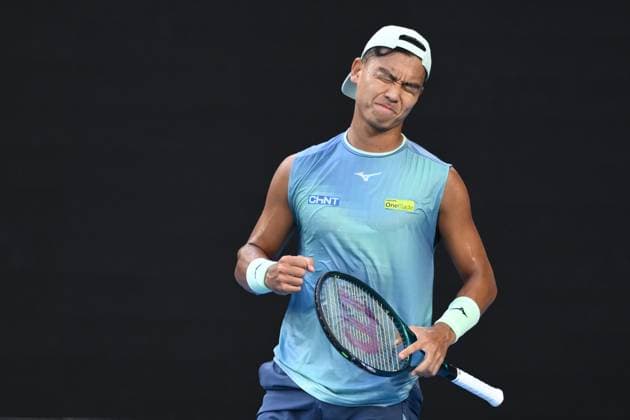 TENNIS AUSTRALIAN OPEN, Li Tu of Australia reacts during his round 1 match against Jiri Lehecka of Czech Republic during the 2025 Australian Open at Melbourne Park in Melbourne, Sunday, January 12, 2025. ( NO ARCHIVING, EDITORIAL USE ONLY, NO USE IN BOOKS WITHOUT CONSENT MELBOURNE VICTORIA AUSTRALIA  Copyright: xJOELxCARRETTx 20250112185816858018