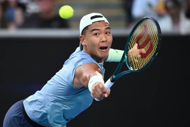 TENNIS AUSTRALIAN OPEN, Li Tu of Australia in action during his round 1 match against Jiri Lehecka of Czech Republic during the 2025 Australian Open at Melbourne Park in Melbourne, Sunday, January 12, 2025. ( NO ARCHIVING, EDITORIAL USE ONLY, NO USE IN BOOKS WITHOUT CONSENT MELBOURNE VICTORIA AUSTRALIA  Copyright: xJOELxCARRETTx 20250112152512097122