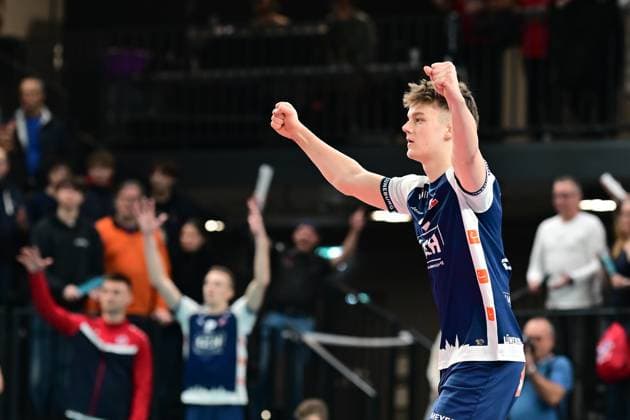 Volleyball I Men I Season 2024 2025 I Bundesliga I 16 Matchday I SVG Lüneburg Energiequelle Netzhoppers I 12 1 2025 Cheers, excitement, enthusiasm, euphoria, joy, happiness, cheerfulness at Theo Mohwinkel 8, SVG Lüneburg Lüneburg LKH Arena Niedersachsen Germany Copyright: xLobeca AndreasxHannigx
