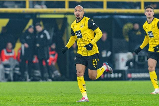 10 01 2025, Borussia Dortmund vs Bayern 04 Leverkusen, 1 Bundesliga, 16 Matchday Donyell Malen Borussia Dortmund, 21 Important note In accordance with the regulations of the DFL German Football League and the DFB German Football Association, it is prohibited to use photographs taken in the stadium and or of the match in the form of sequential images and or video-like photo series Copyright: xBahhoxKarax