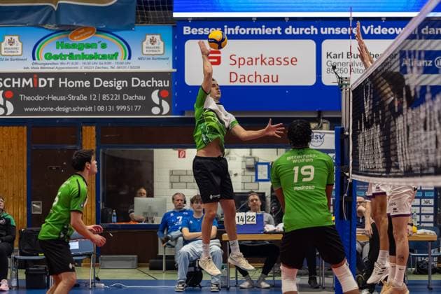 Thomas Heptinstall VC Bitterfeld Wolfen, 12 with ball at the net, GER, ASV Dachau vs VC Bitterfeld Wolfen, Volleyball, 1 Bundesliga, Matchday 14, Season 2024 2025, 12 01 2025, GER, ASV Dachau vs VC Bitterfeld Wolfen, Volleyball, 1 Bundesliga, Matchday 14, Season 2024 2025, 12 01 2025 Dachau Copyright: xEibner-Pressefoto JennixMaulx EP_JML
