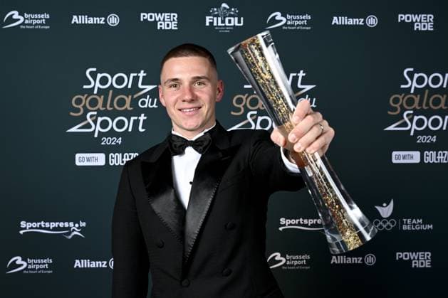 Bilder des Jahres 2025, Sport 01 Januar Sport Themen der Woche KW02 Sport Bilder des Tages Belgian Remco Evenepoel poses for the photographer during the Sportgala award show, to announce the women and men of the year 2024, Sunday 12 January 2025 in Zaventem. DIRKxWAEM  x110273197x